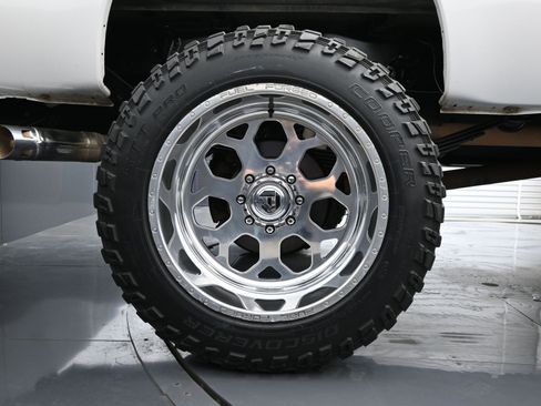 Used 2016 Ford F350 Platinum w/ FX4 Off-Road Package image 18