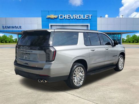 New 2026 Chevrolet Suburban RST w/ RST Capability Package AWD/4WD image 4