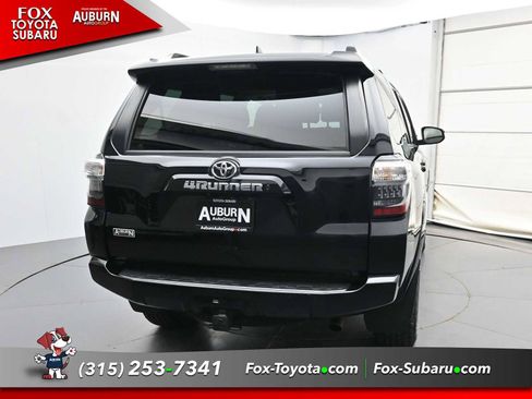 Used 2022 Toyota 4Runner SR5 Premium w/ Moonroof Package AWD/4WD image 4