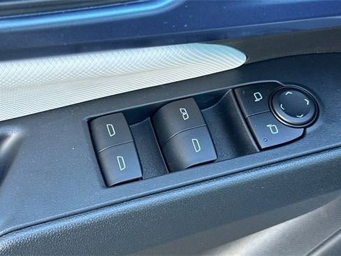 New 2026 Chevrolet Equinox EV LT image 15