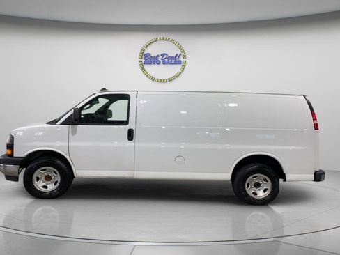 Used 2021 Chevrolet Express 2500 w/ Driver Convenience Package RWD image 2