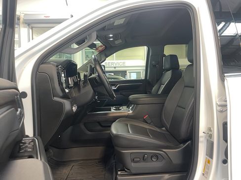 Used 2025 GMC Sierra 2500 SLT w/ SLT Premium Package AWD/4WD image 18