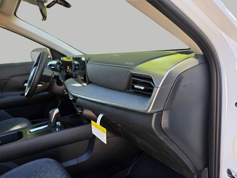 New 2026 Nissan Kicks SV w/ Cold Weather Package FWD image 10