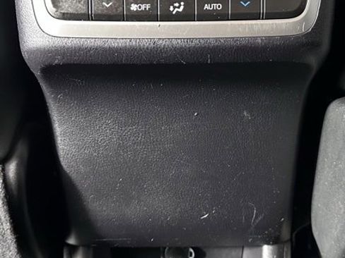 Used 2016 Toyota Highlander XLE image 23