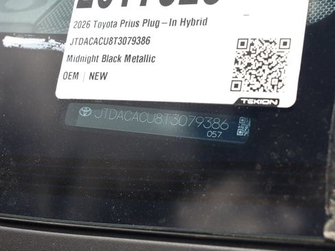 New 2026 Toyota Prius Plug-In Hybrid FWD image 32