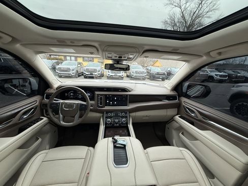 Used 2022 GMC Yukon Denali image 2
