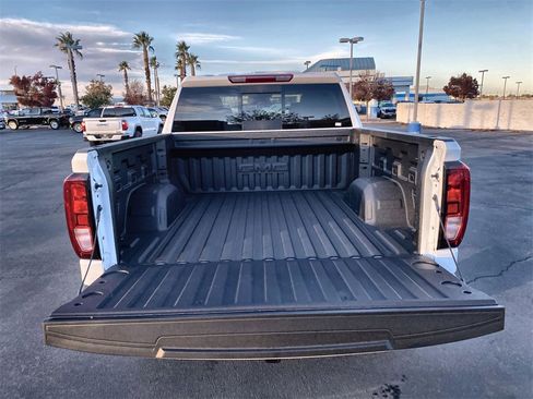 New 2026 GMC Sierra 1500 SLE w/ Preferred Package image 35