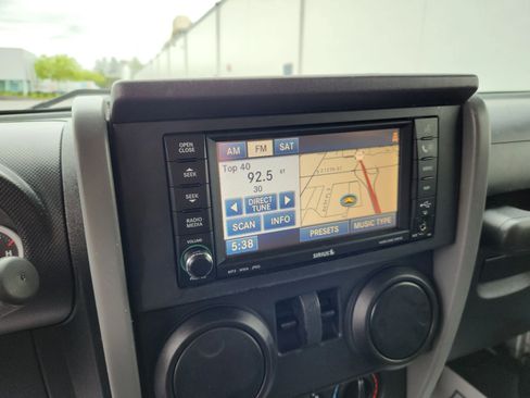 Used 2009 Jeep Wrangler Rubicon w/ Dual Top Group AWD/4WD image 12