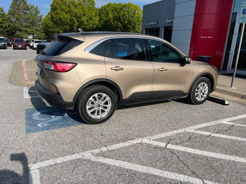 Used 2021 Ford Escape SE FWD image 7
