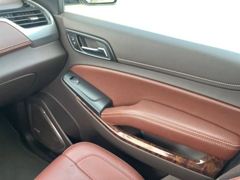 Used 2017 Chevrolet Suburban Premier AWD/4WD image 26