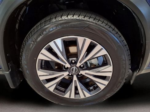 Used 2023 Nissan Rogue SV FWD image 8