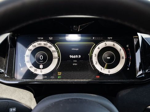 Used 2025 Aston Martin V8 Vantage Coupe RWD image 29