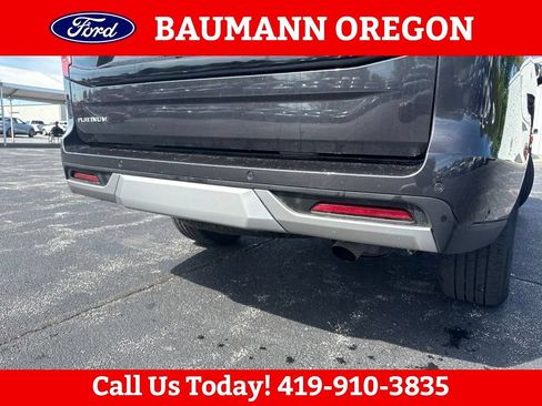 Used 2025 Ford Expedition Platinum AWD/4WD image 4