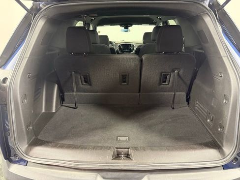 Used 2022 Chevrolet Traverse LT image 11