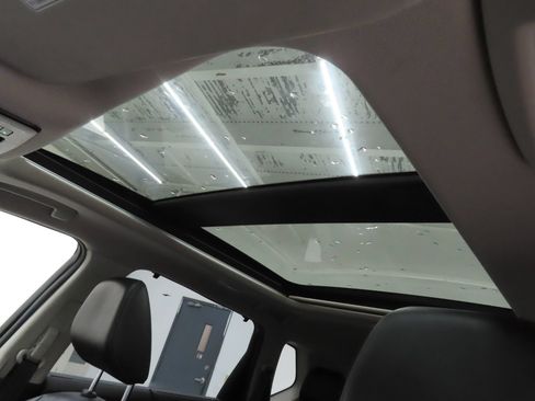 Used 2021 Nissan Rogue Platinum FWD image 21