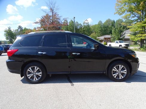 Used 2019 Nissan Pathfinder SV image 46