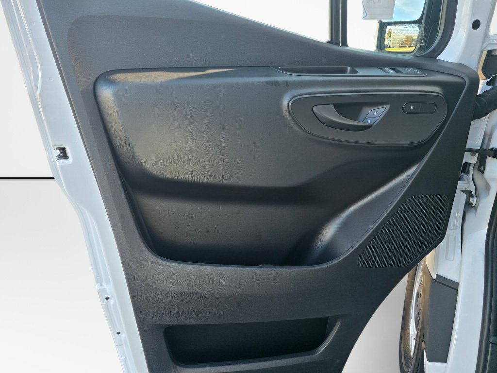 New 2025 Mercedes-Benz eSprinter 170 Cargo image 12