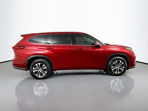 Used 2021 Toyota Highlander XLE FWD image 7