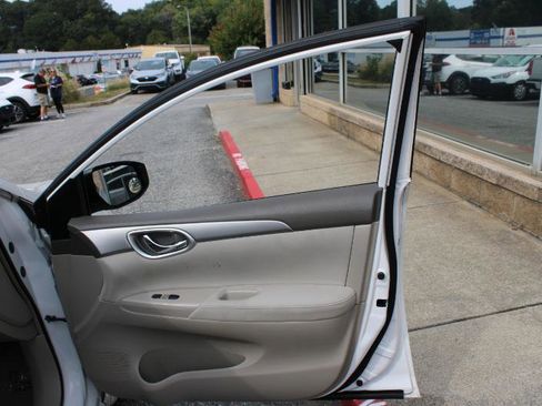 Used 2013 Nissan Sentra S image 22