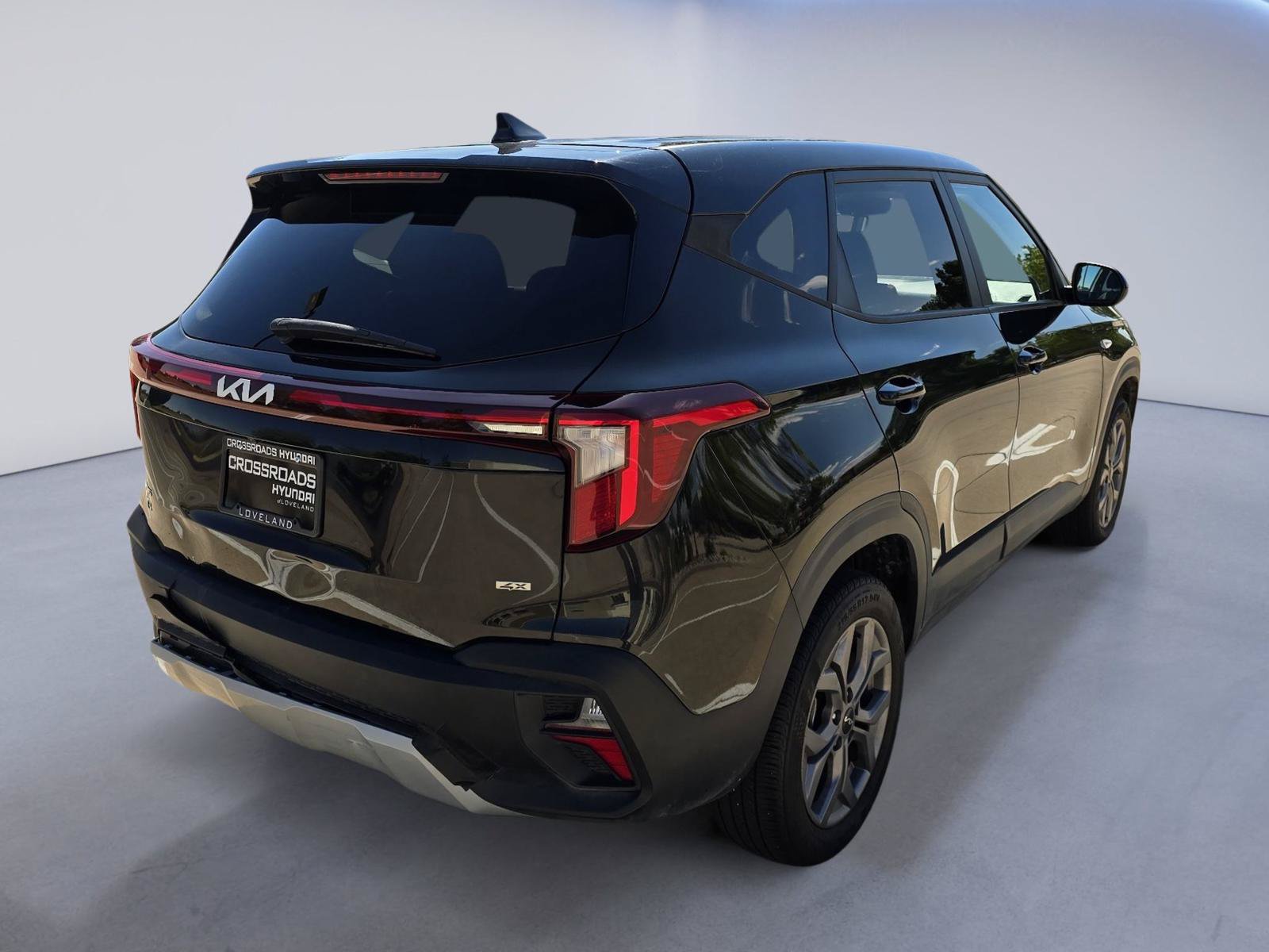 Used 2024 Kia Seltos LX AWD/4WD image 6