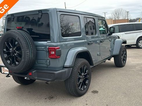 Used 2025 Jeep Wrangler Unlimited Sahara w/ Safety Group image 8