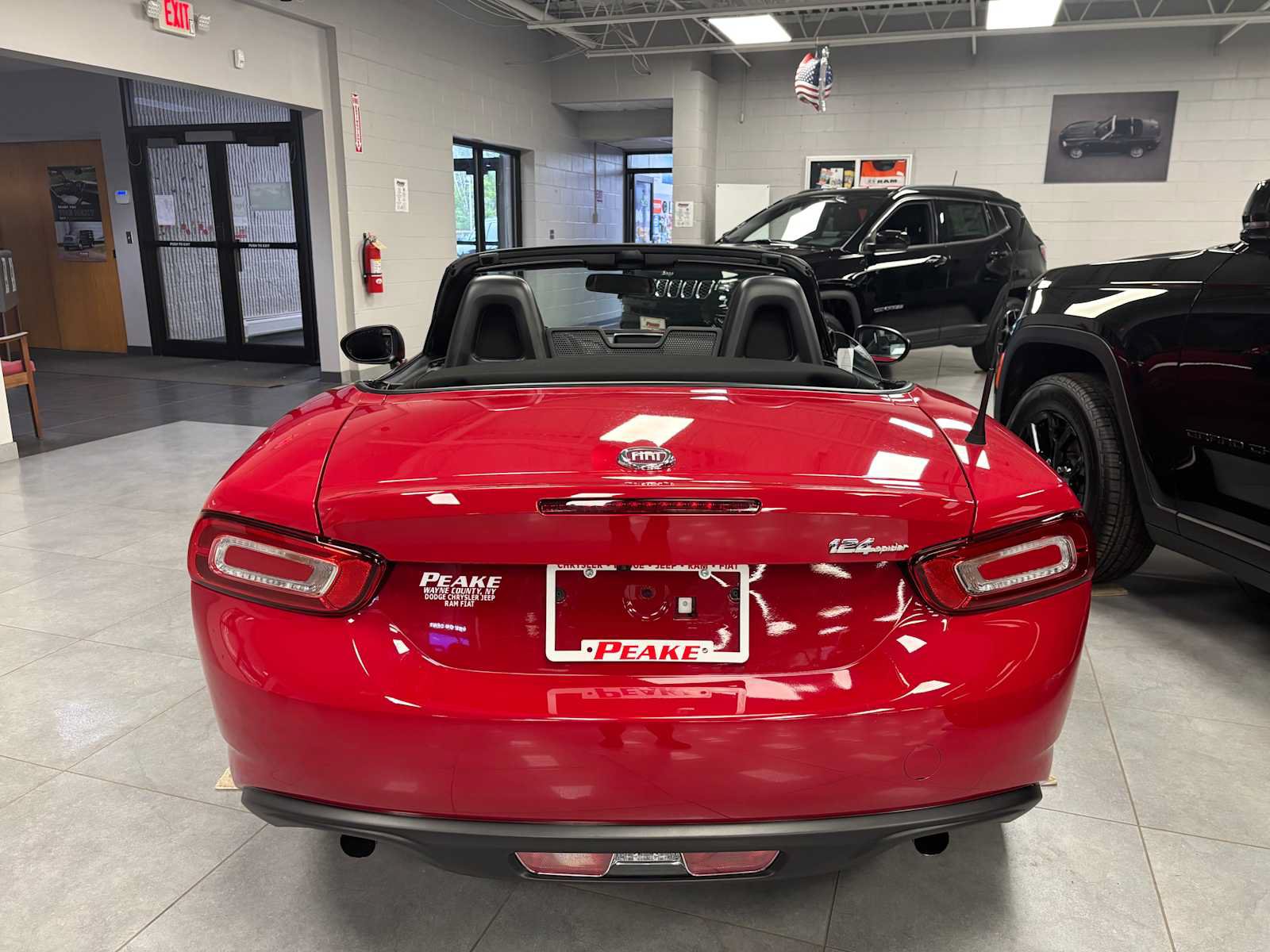 Used 2018 FIAT 124 Spider Classica w/ Technology Group RWD image 5