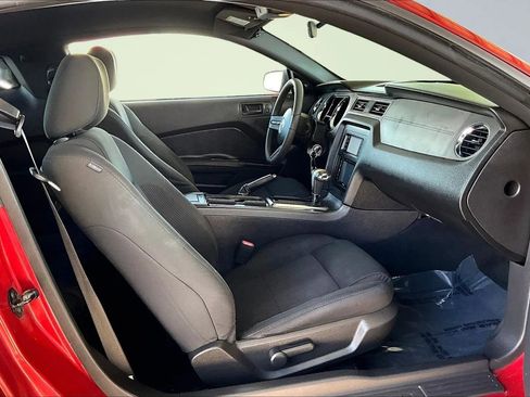 Used 2010 Ford Mustang image 24