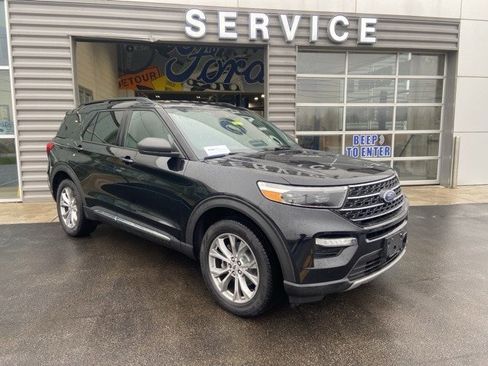 Certified 2020 Ford Explorer XLT w/ Equipment Group 202A image 4