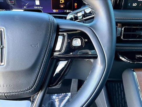 Used 2025 Lincoln Aviator Black Label image 21