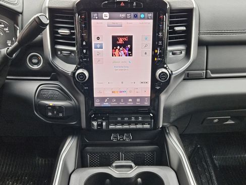 New 2026 RAM 4500 4x4 Crew Cab DRW w/ Laramie Trim Package image 11