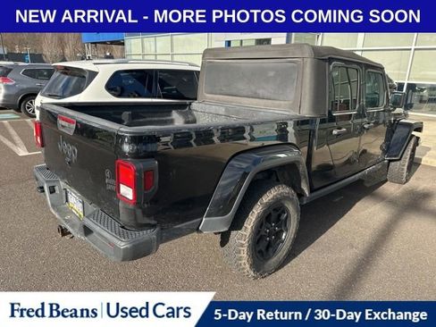 Used 2021 Jeep Gladiator Sport image 9