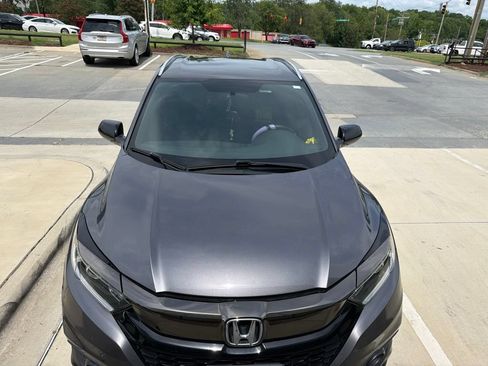 Used 2019 Honda HR-V Sport image 2