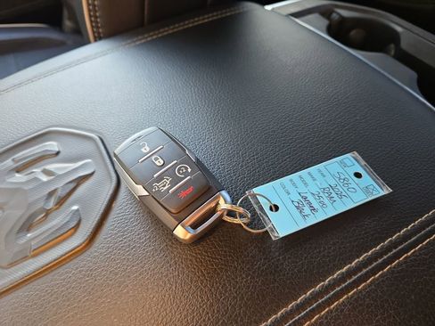 Used 2025 RAM 2500 Laramie image 29