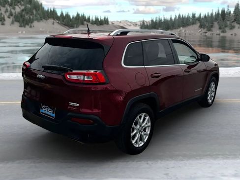 Used 2016 Jeep Cherokee Latitude w/ Comfort & Convenience Group image 3