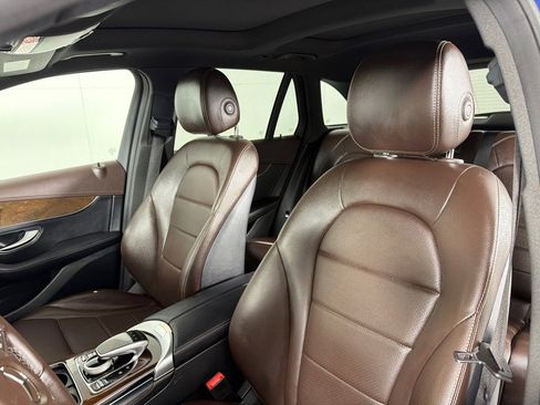 Used 2017 Mercedes-Benz GLC 300 4MATIC w/ Premium 2 Package image 12