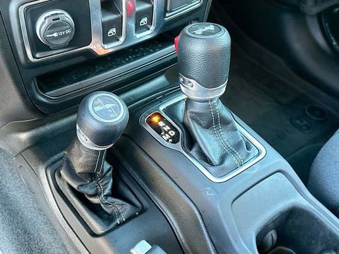 Used 2024 Jeep Wrangler Sport S image 16