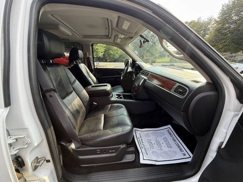 Used 2012 Chevrolet Suburban LT AWD/4WD image 20