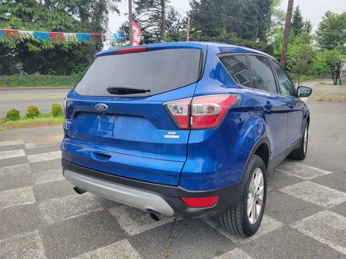 Used 2017 Ford Escape SE FWD image 4
