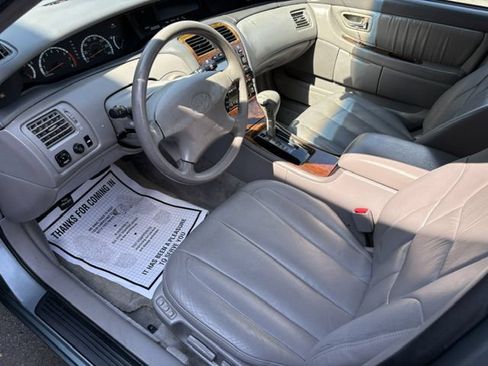 Used 2001 Toyota Avalon XLS FWD image 12