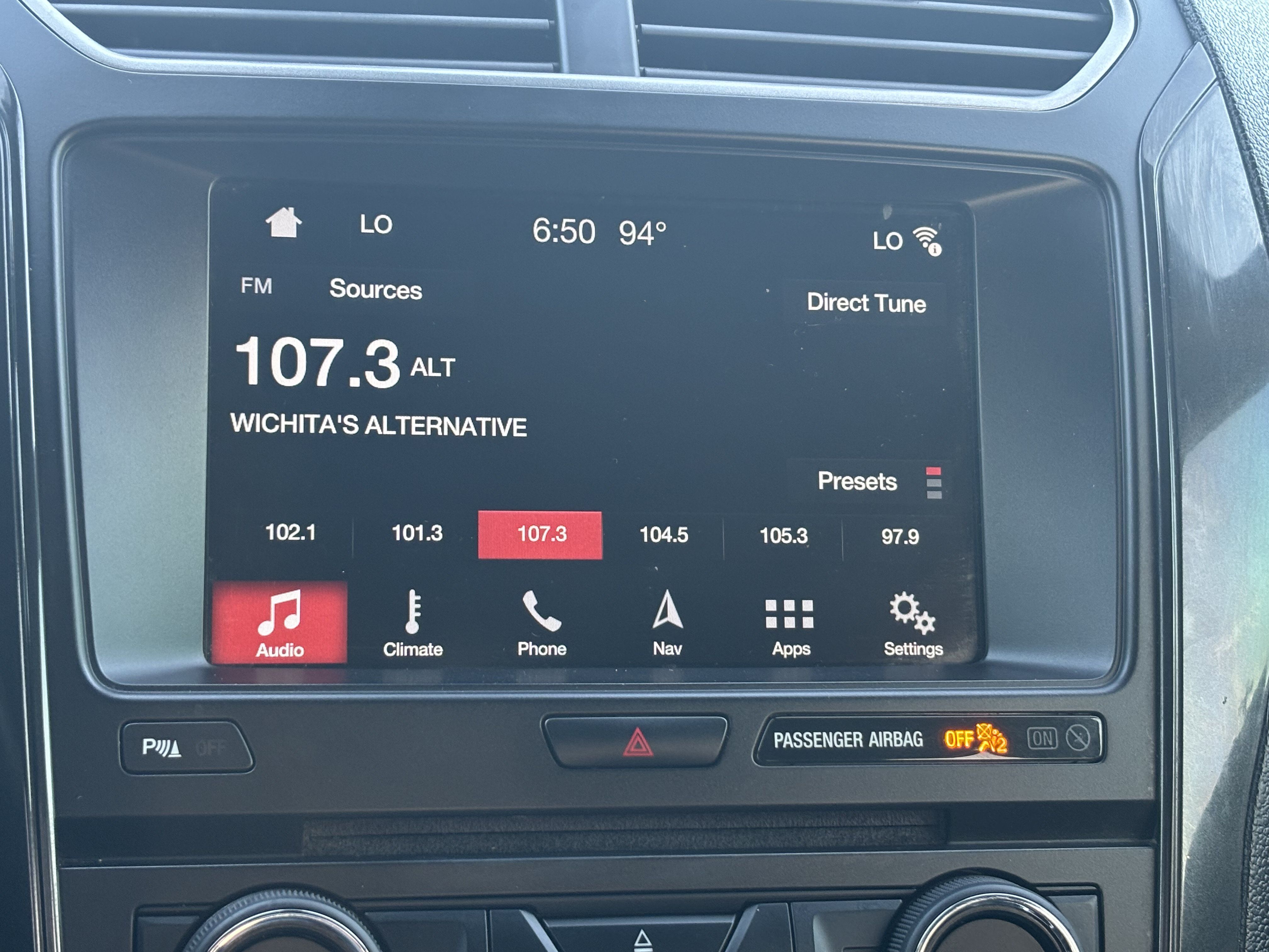 Used 2018 Ford Explorer XLT w/ Equipment Group 202A FWD image 12