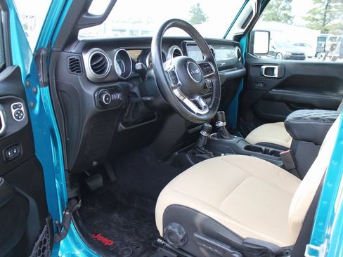 Used 2020 Jeep Wrangler Unlimited Sahara image 12