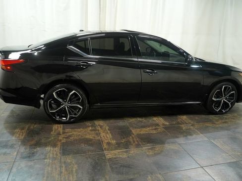 Used 2023 Nissan Altima 2.5 SR w/ SR Premium Package AWD/4WD image 4