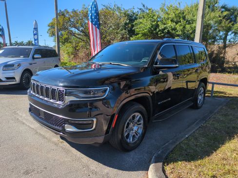 Certified 2022 Jeep Wagoneer Series I image 9