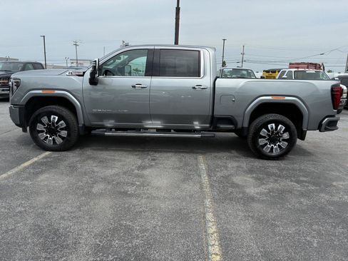 Used 2025 GMC Sierra 2500 Denali AWD/4WD image 5