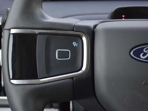 New 2025 Ford Expedition Active image 9