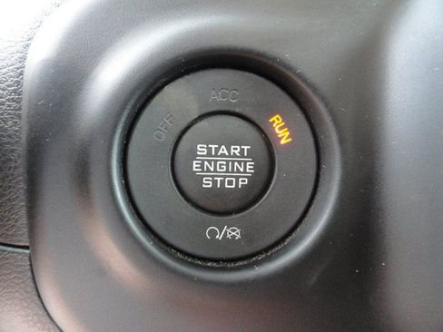 Used 2021 Jeep Gladiator Mojave AWD/4WD image 23