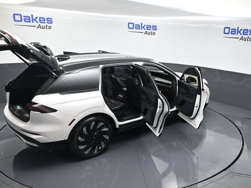 Used 2024 Lincoln Nautilus Reserve w/ Jet Appearance Package (87T) image 61