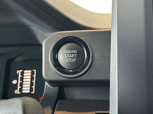 Certified 2025 Toyota Tacoma SR5 image 22