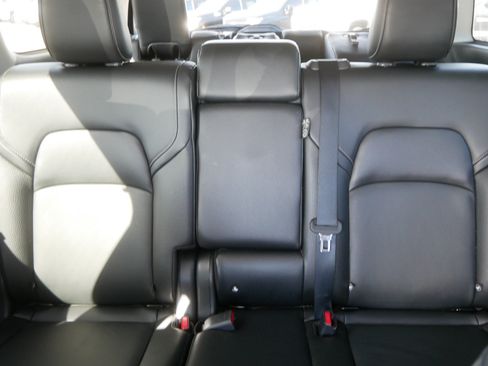 Used 2023 Nissan Pathfinder SL w/ Black Appearance Package AWD/4WD image 13