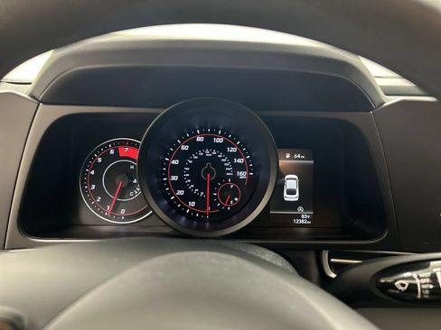 Used 2023 Hyundai Elantra SE FWD image 13